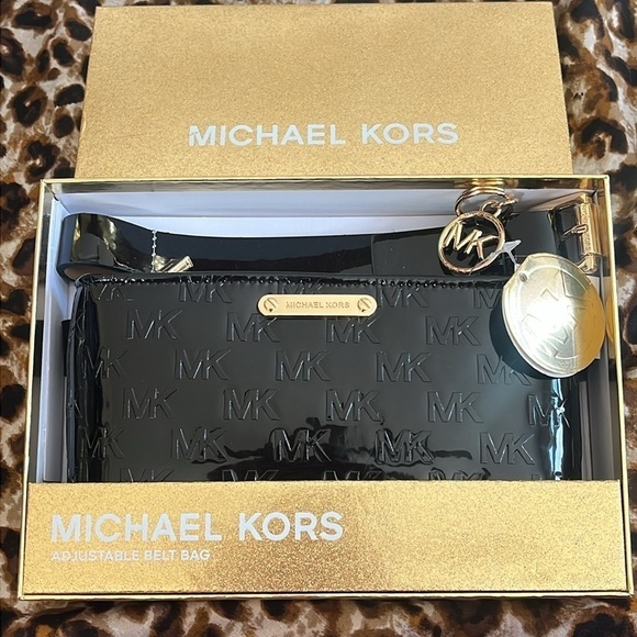 Brand New Michael Kors Black Patent Leather Zippered Belt Bag Fanny Pack Travel